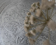 Load image into Gallery viewer, Indian Tray Flower 48cm