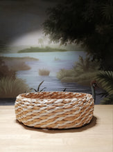 Load image into Gallery viewer, Wicker Round Platter