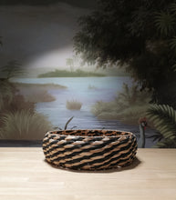 Load image into Gallery viewer, Wicker Round Platter