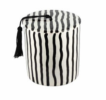 Load image into Gallery viewer, Zebra Scented Candle