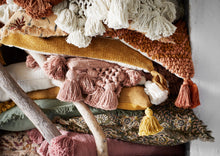 Load image into Gallery viewer, Woven Cushion Cover w/ Tassels 40/60