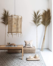 Load image into Gallery viewer, Wavy Palm Leaf